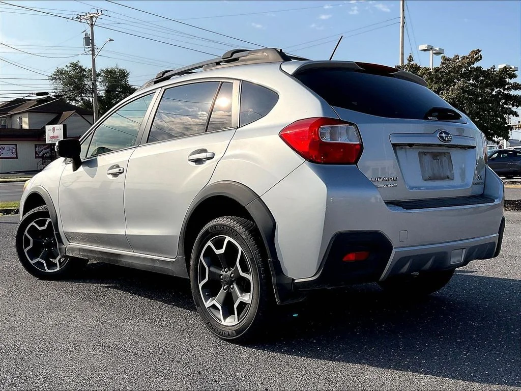 Used 2015 Ice Silver Metallic Subaru 2.0i Limited image 3