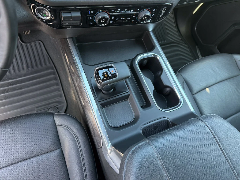 Used 2025 Summit White Chevrolet LTZ image 27