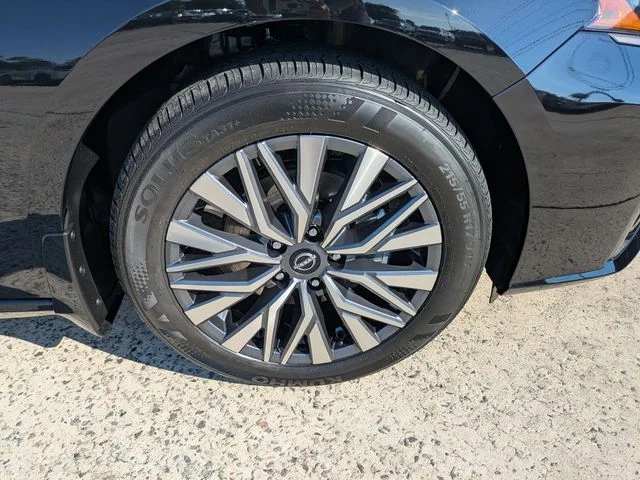 New 2026 Super Black Nissan SV image 11