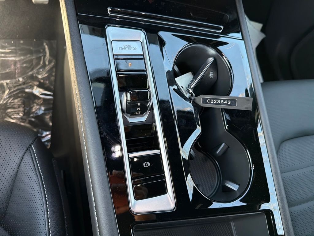New 2026  Volkswagen 2.0T SEL R-Line Black image 25