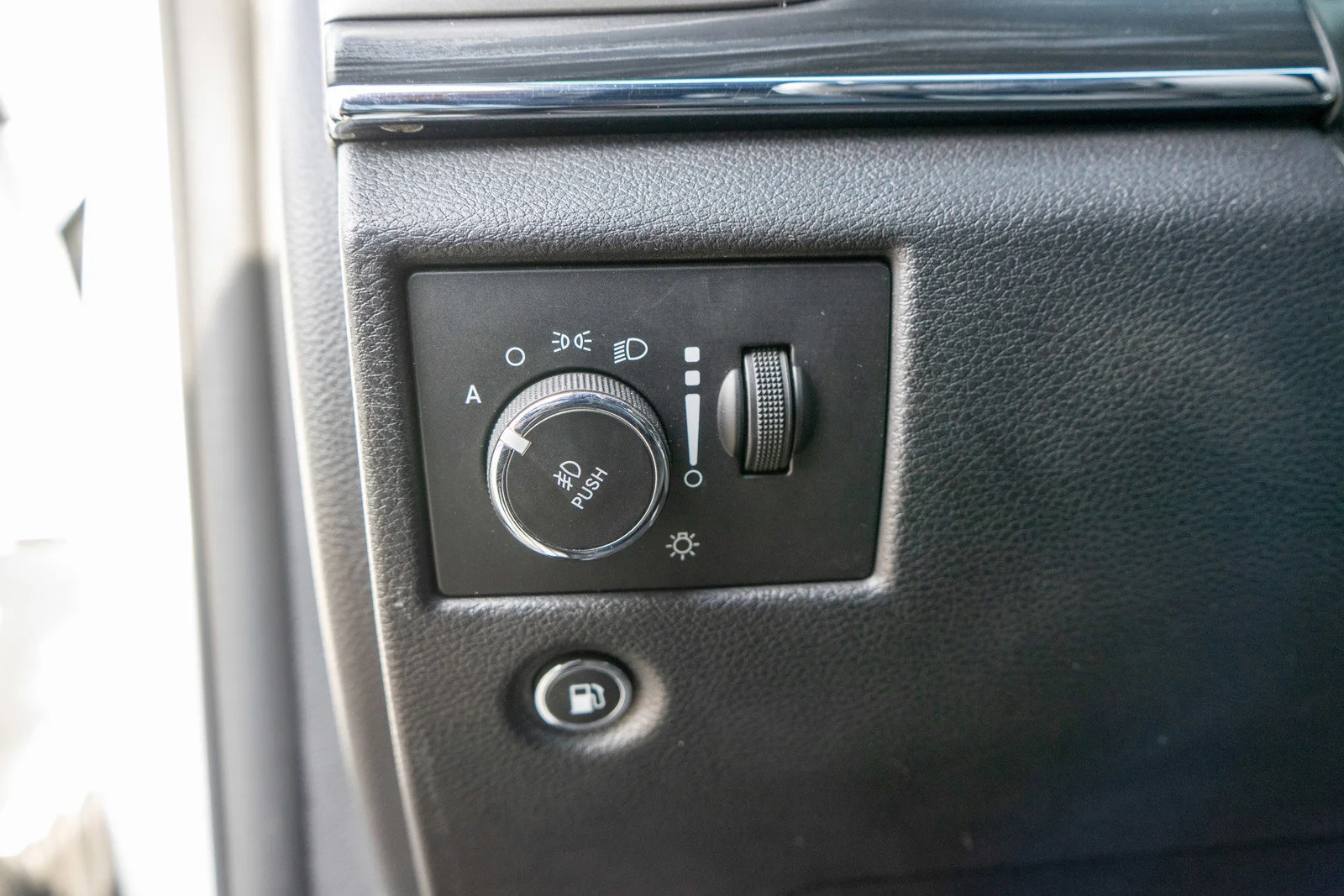 Used 2020 Bright White Clearcoat Jeep Limited image 16