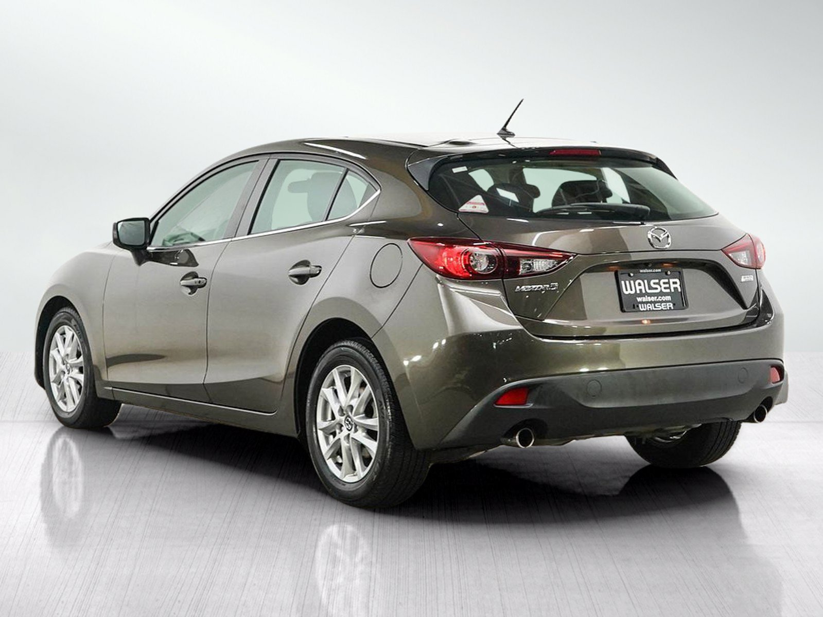 Used 2015 Titanium Flash Mica Mazda i Touring image 3