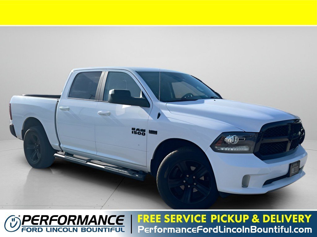 2017 RAM 1500 Night 4x4 Crew Cab 5'7's photo