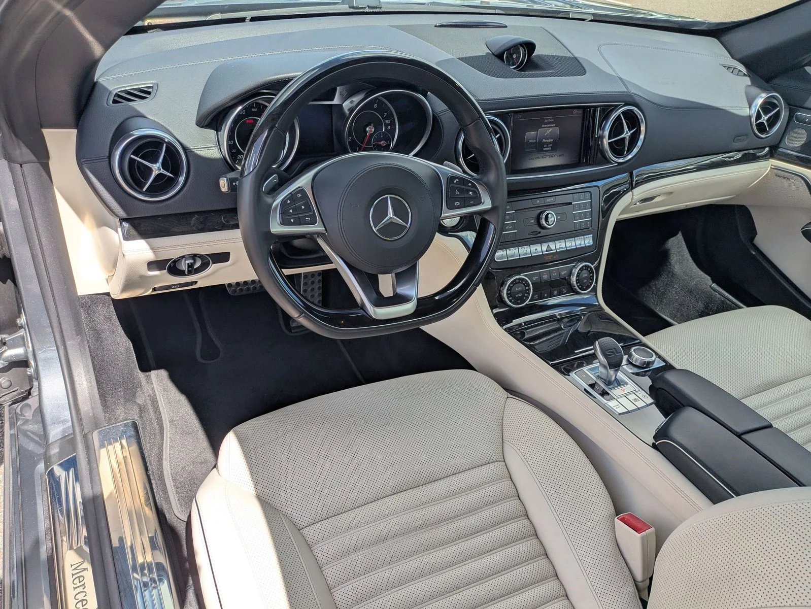 Used 2017 Selenite Grey Metallic Mercedes-Benz SL 450 image 10