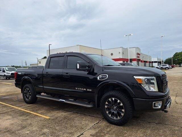 Used 2018 Magnetic Black Nissan PRO-4X image 3