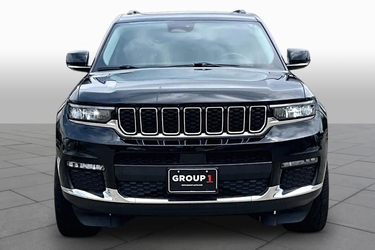 Used 2021 Diamond Black Crystal Pearlcoat Jeep Limited image 4