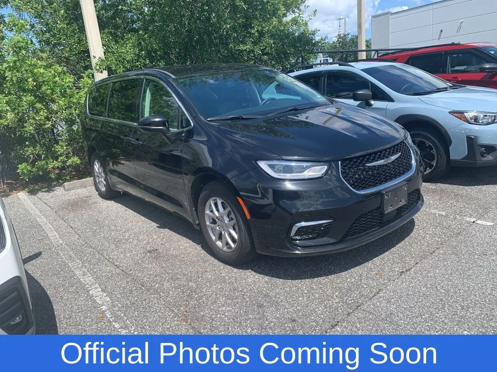 2023 Chrysler Pacifica's photo