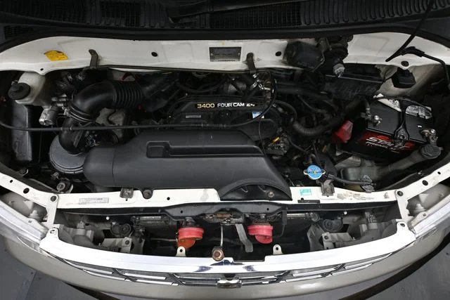 Used 1999 White Toyota Limited image 41