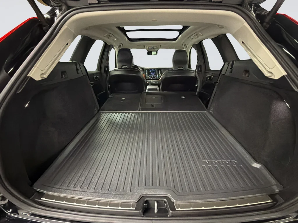 2024 Volvo XC60 Plus - Photo 34