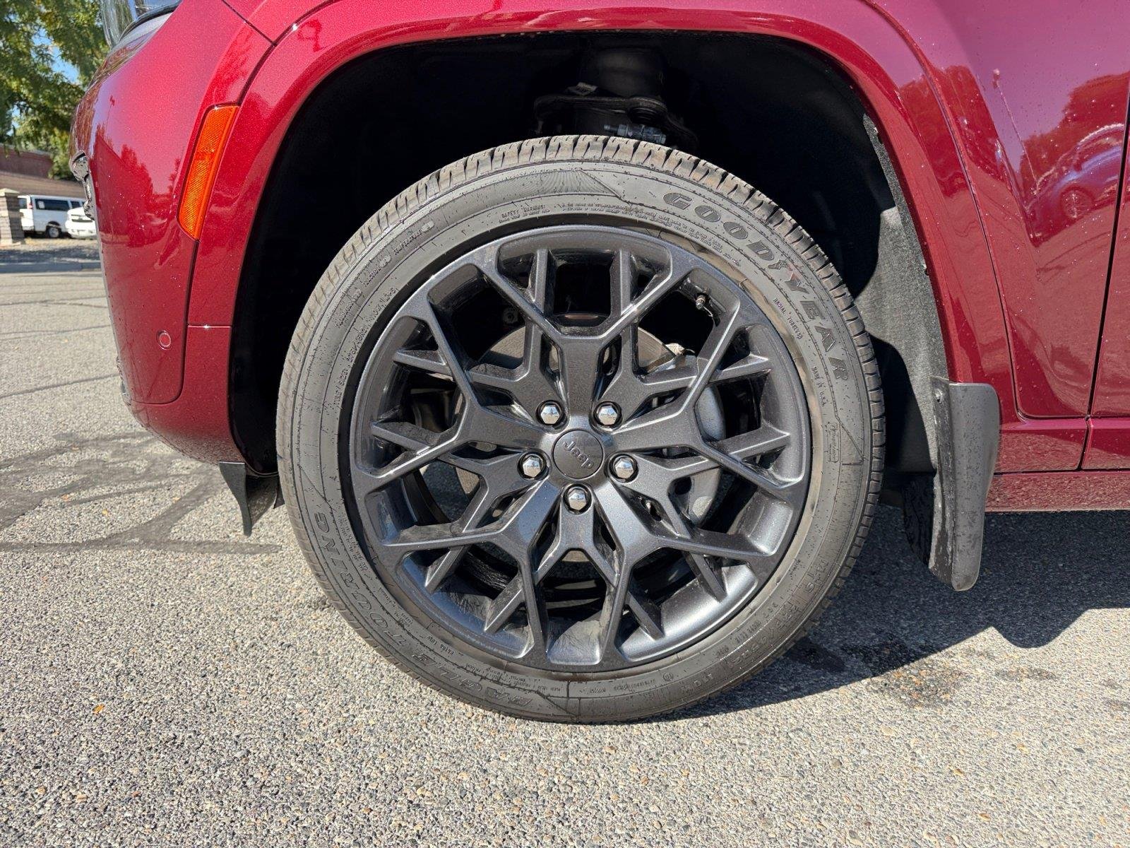 Used 2026 Velvet Red Pearlcoat Jeep Summit image 14