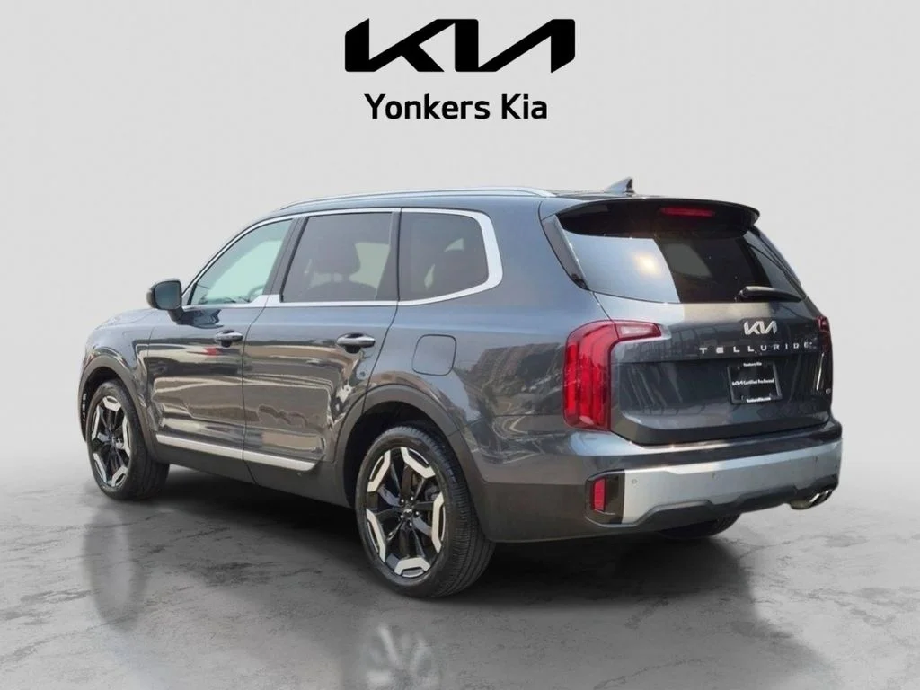 Used 2023 Gray Kia S image 11