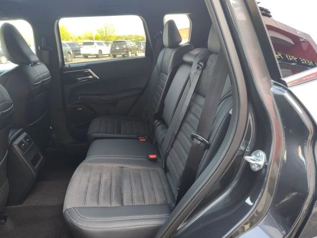 New 2026 Gray Mitsubishi SE image 24