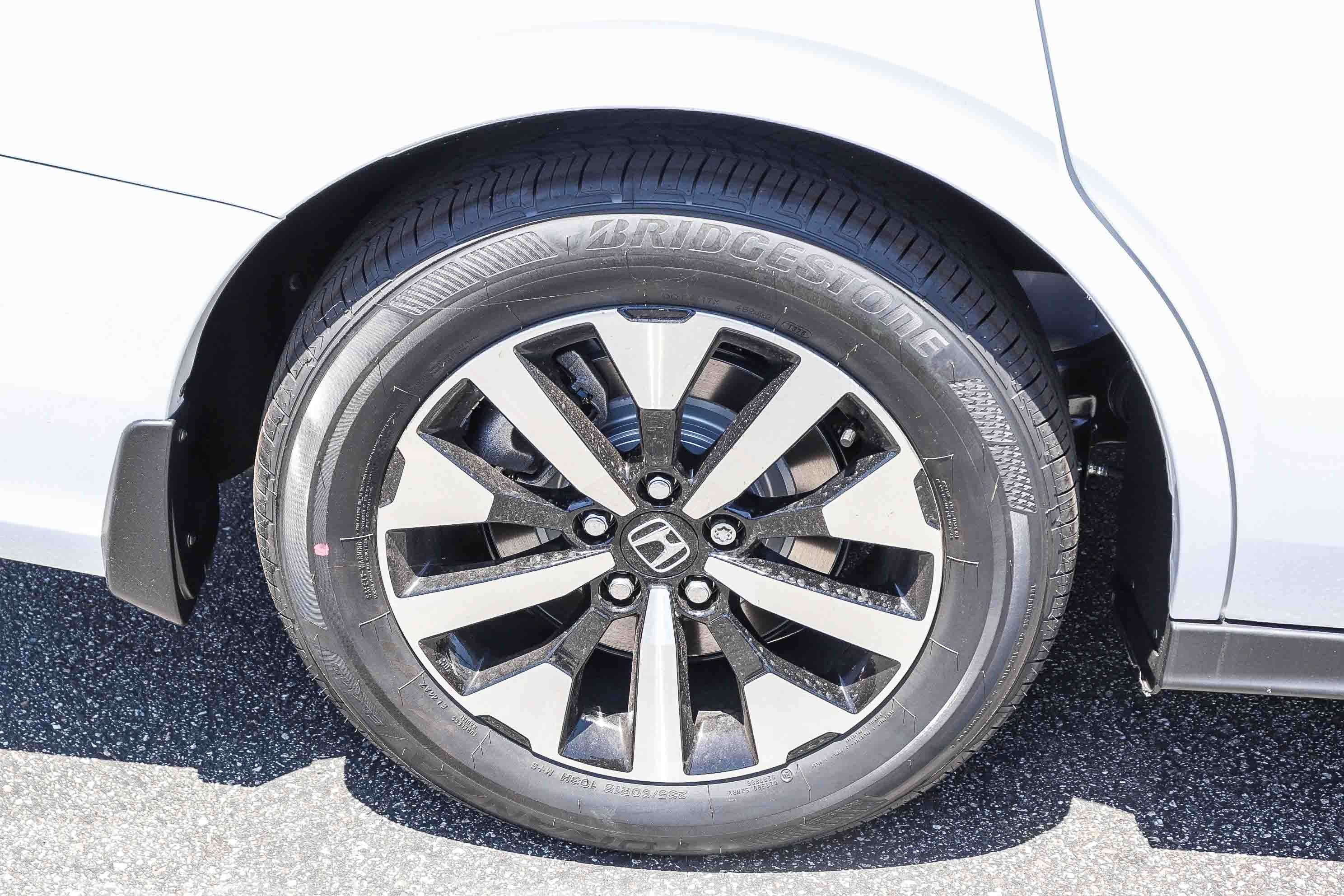 New 2026 Platinum White Pearl Honda EX-L Auto image 7