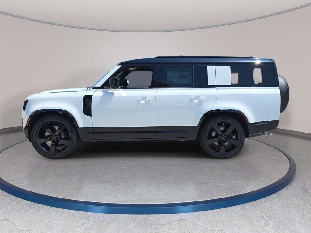 New 2026 Fuji White Land Rover V8 image 8