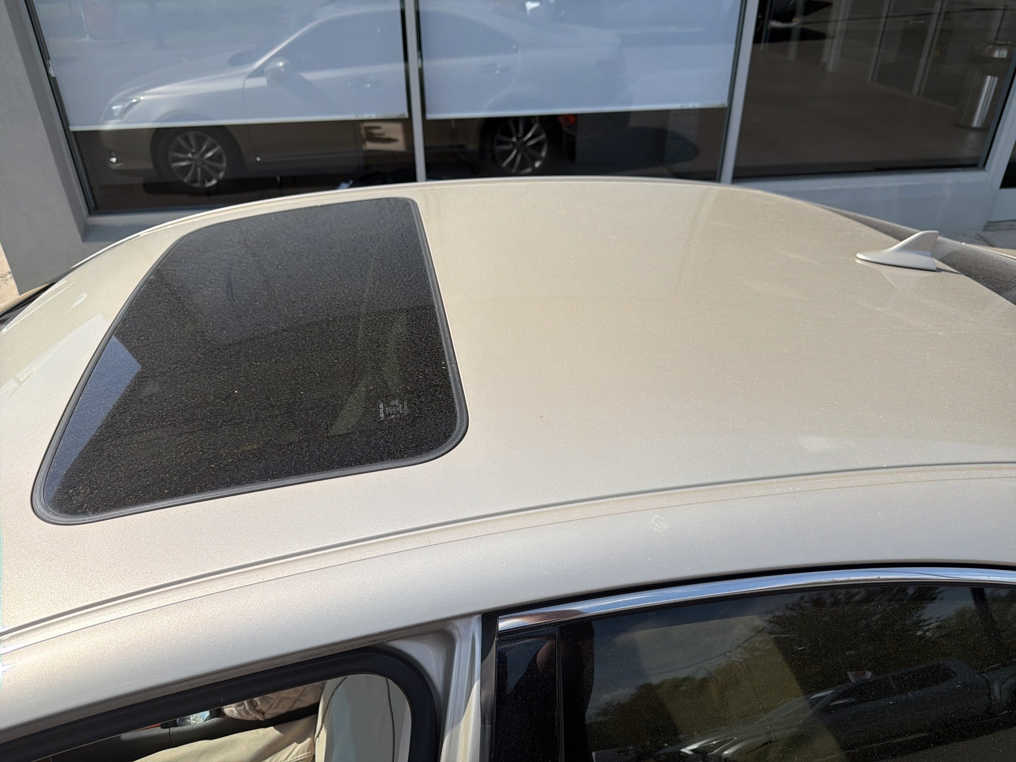 Used 2011 Satin Cashmere Metallic Lexus Base image 5