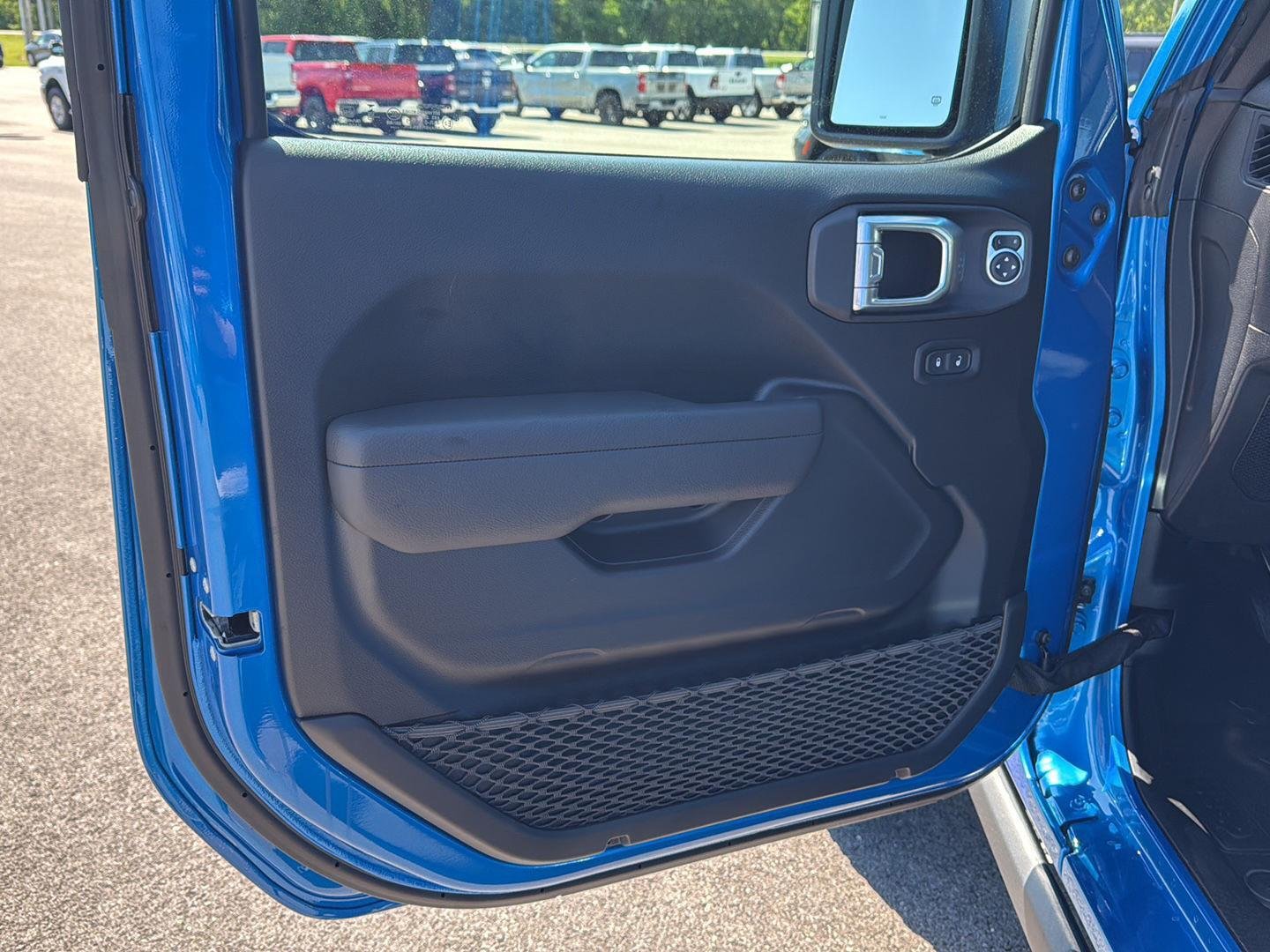 New 2026 Hydro Blue Pearl-Coat Exterior Paint Jeep Willys image 20
