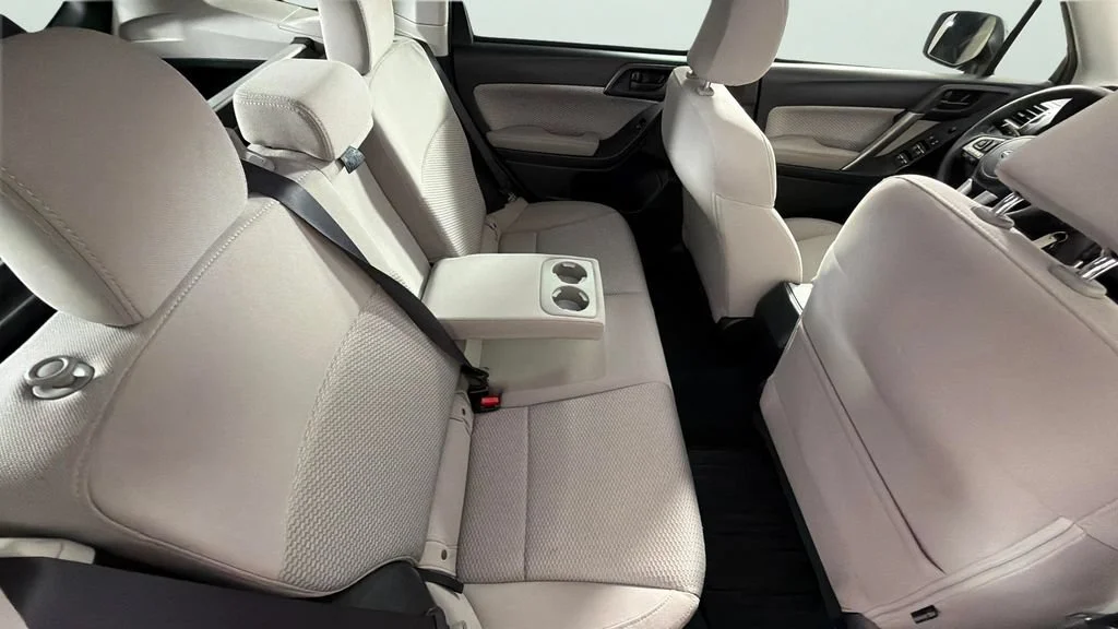Used 2017  Subaru Premium image 26