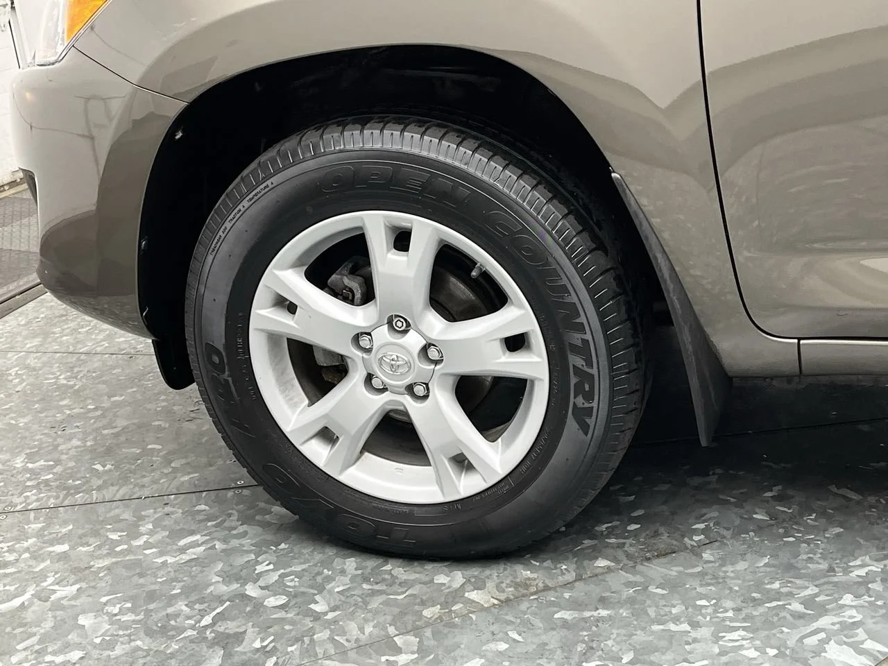 Used 2012  Toyota  image 26