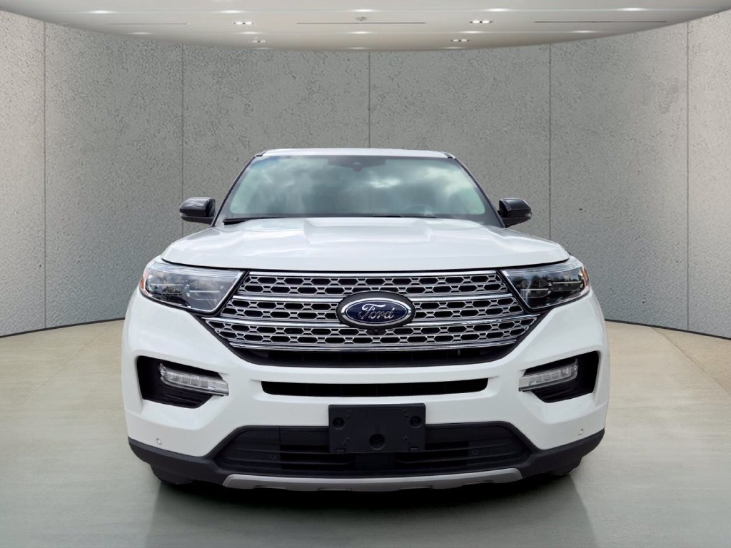 Used 2021 White Metallic Ford Limited image 12