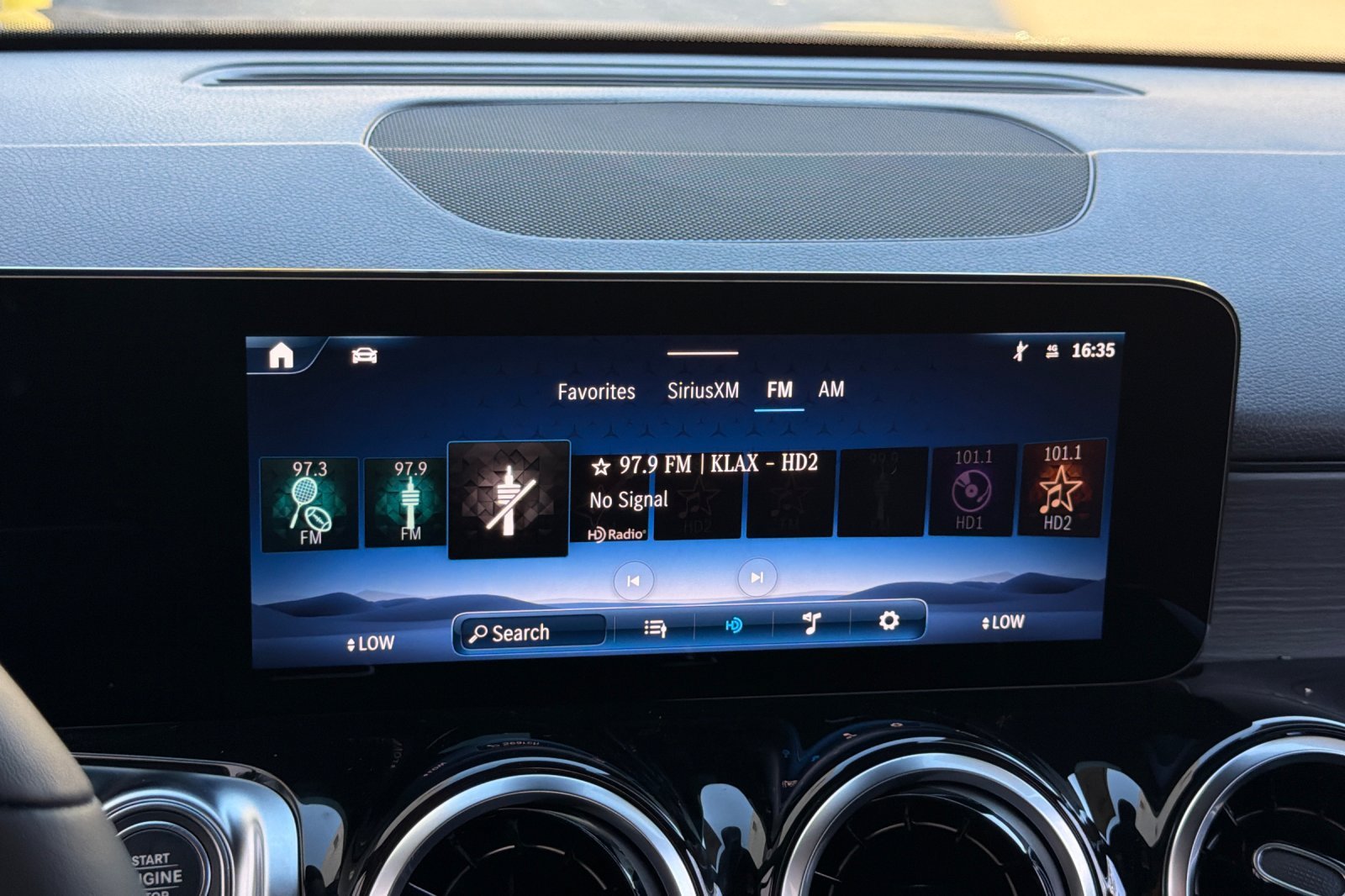 New 2026 Night Black Mercedes-Benz GLB 250 image 33