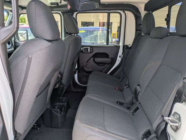 Used 2025 White Jeep Sport S image 13