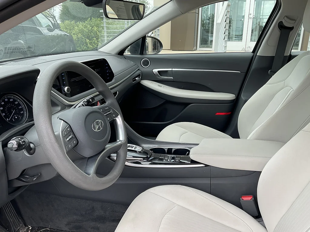 Certified Used 2023 GRAY Hyundai SEL image 2