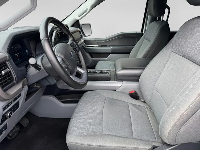 Certified Used 2024 Oxford White Ford XLT image 10