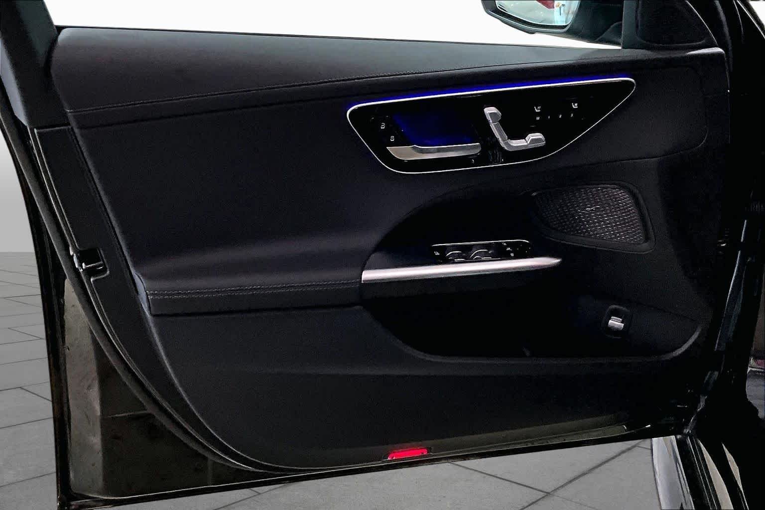 New 2026 040/Black Mercedes-Benz C 300 image 12