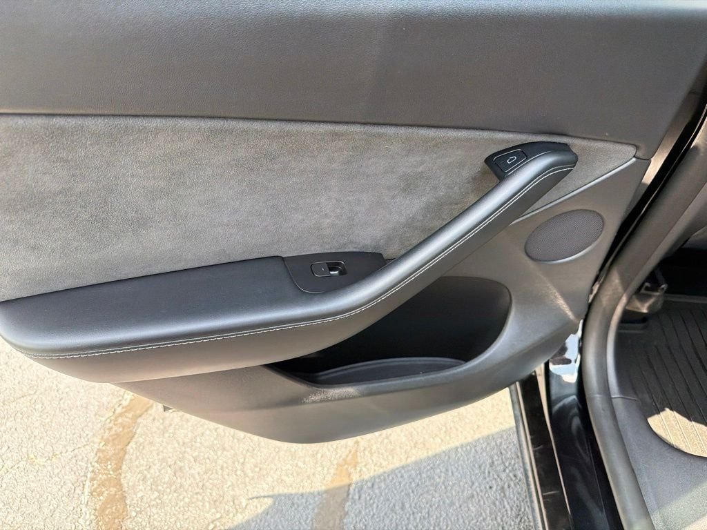 Used 2022 Black Tesla Long Range image 13