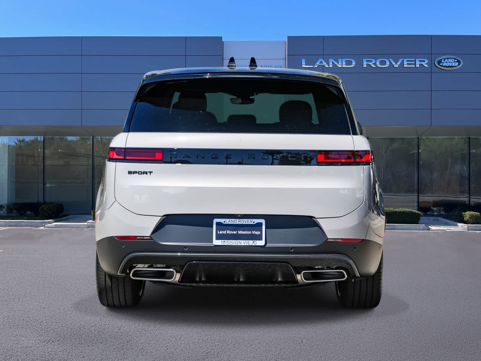 New 2026 Borasco Grey Land Rover SE image 5