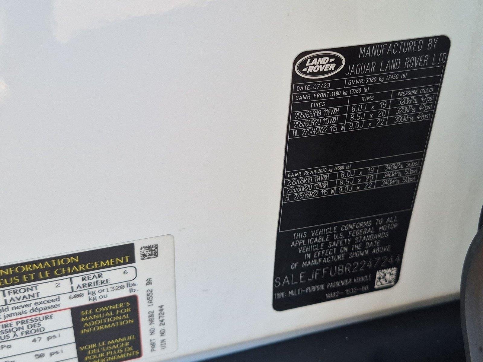 Used 2024 Fuji White Land Rover S image 39