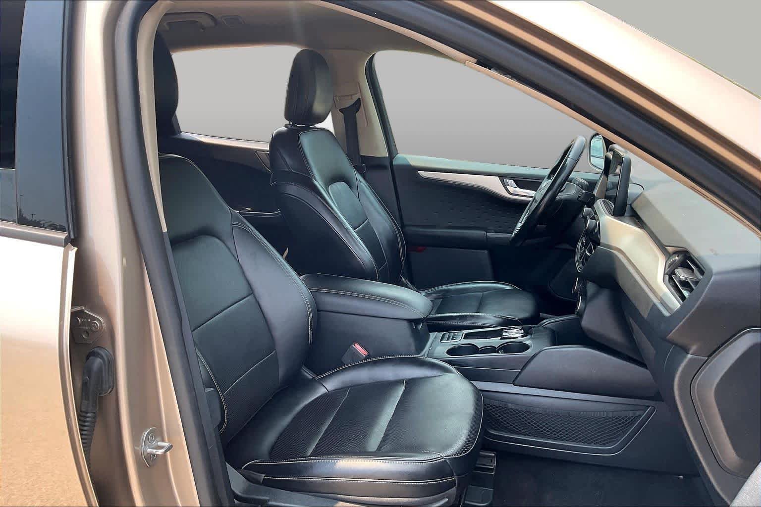 Used 2020 Desert Gold Ford SEL image 9