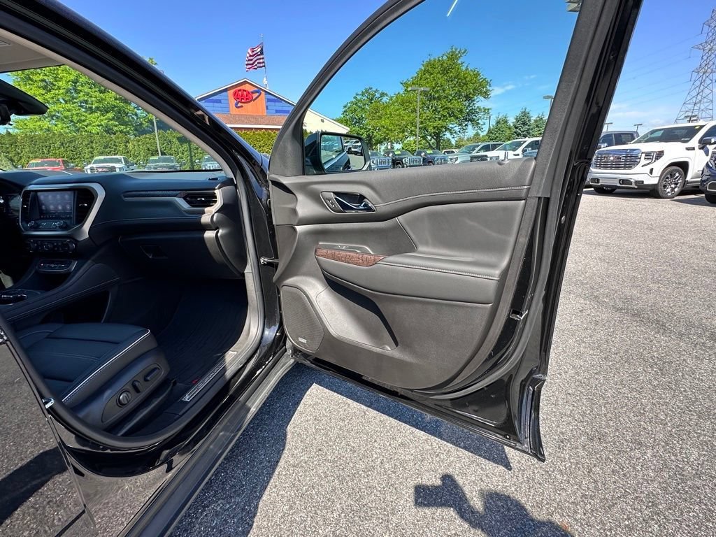 Used 2023 Ebony Twilight Metallic GMC Denali image 15