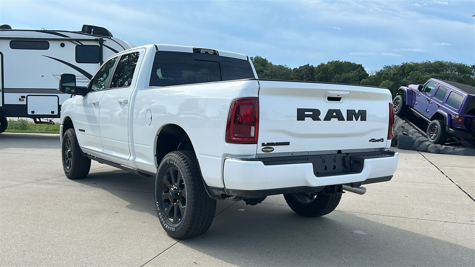 New 2026 Bright White Clear-Coat Exterior Paint RAM Laramie image 6