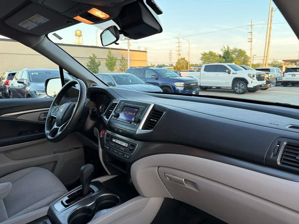 Used 2019  Honda LX image 27