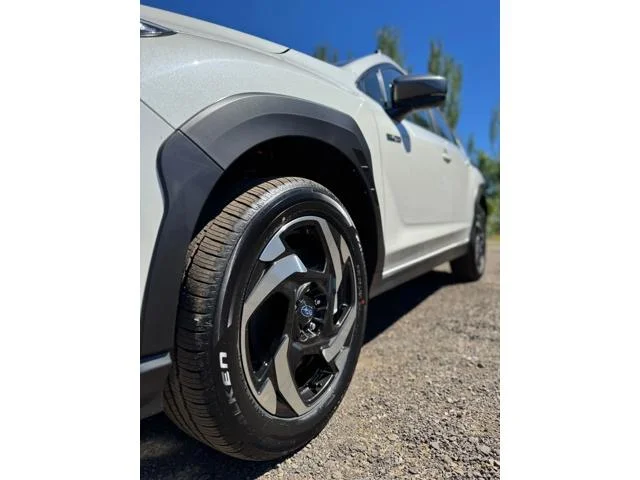 New 2026 CRYSTAL WHITE PEARL Subaru Limited Hybrid image 9