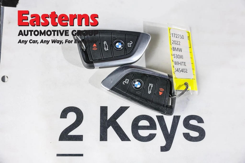 Used 2022 White BMW 530i xDrive image 28