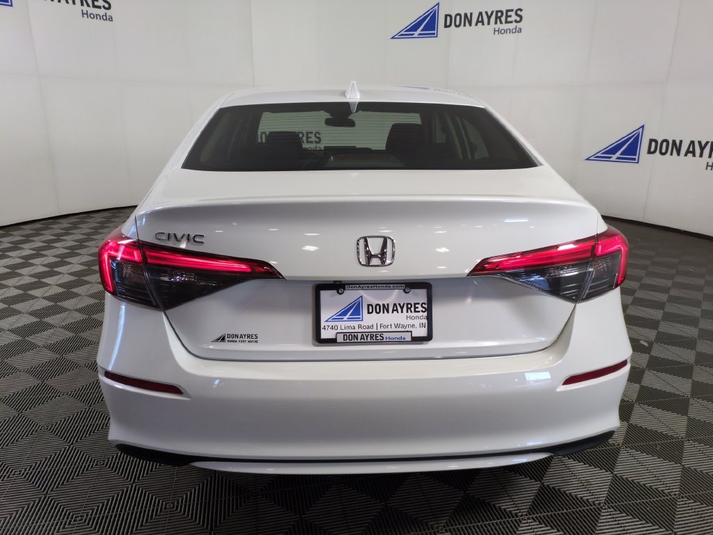 Used 2024 Platinum White Pearl Honda EX image 4
