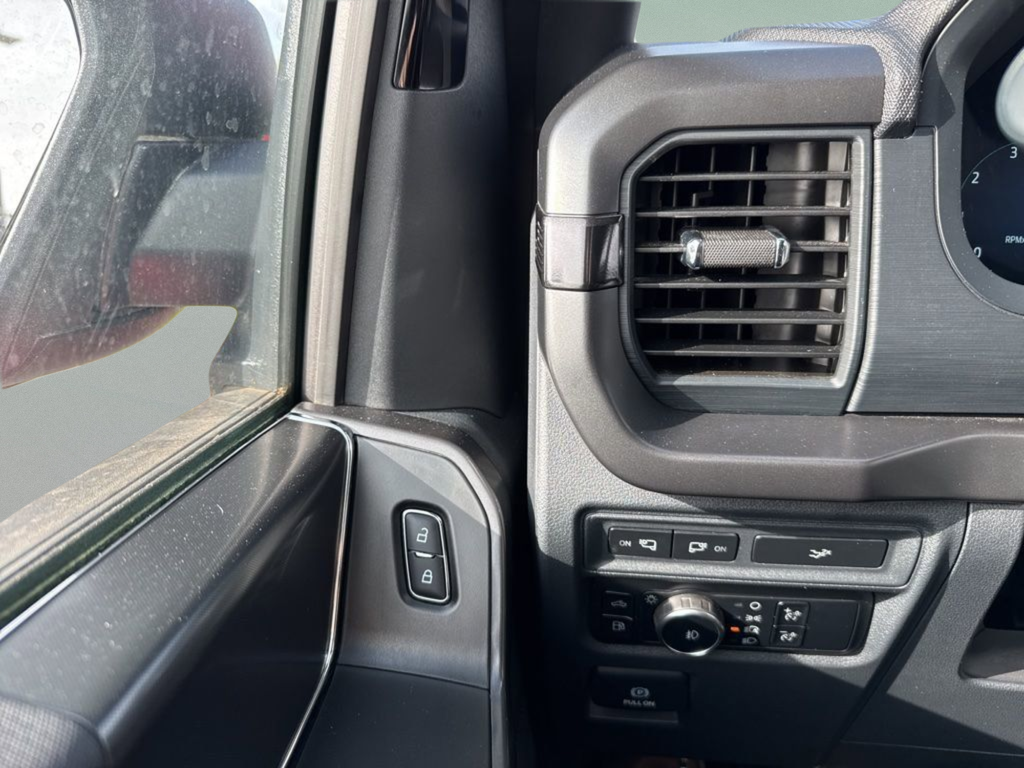 Used 2024 Red Ford XLT image 26