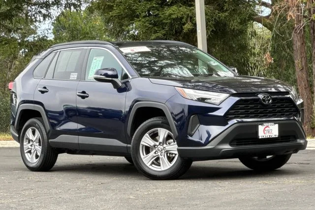2025 Toyota RAV4 XLE - Photo 2