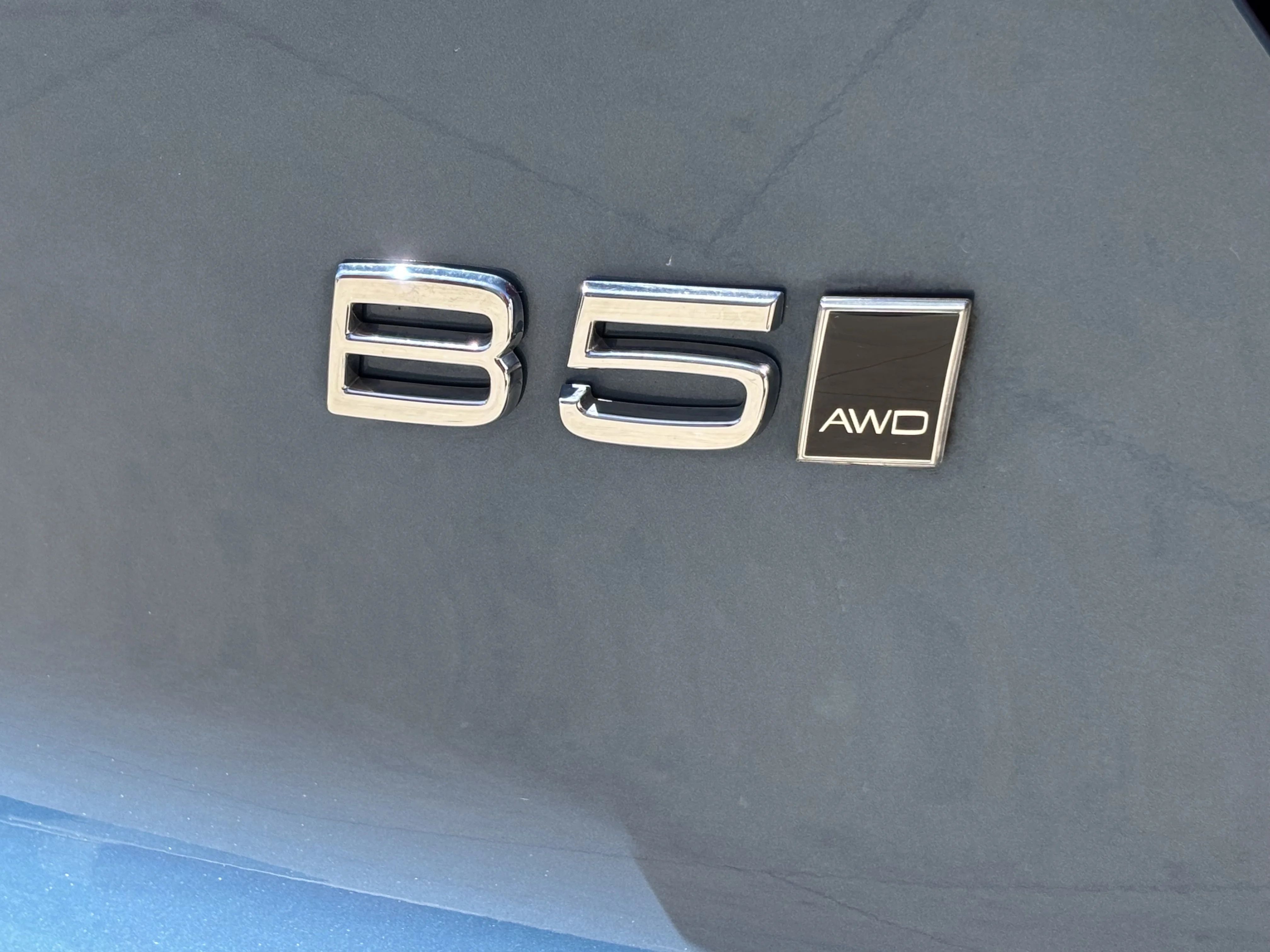 Used 2025 Fjord Blue Metallic Volvo B5 Plus Dark Theme image 17