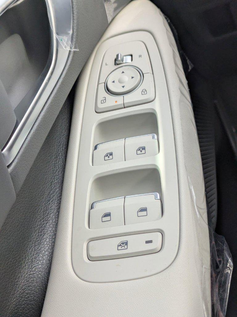 New 2026 White Hyundai SEL Sport image 23
