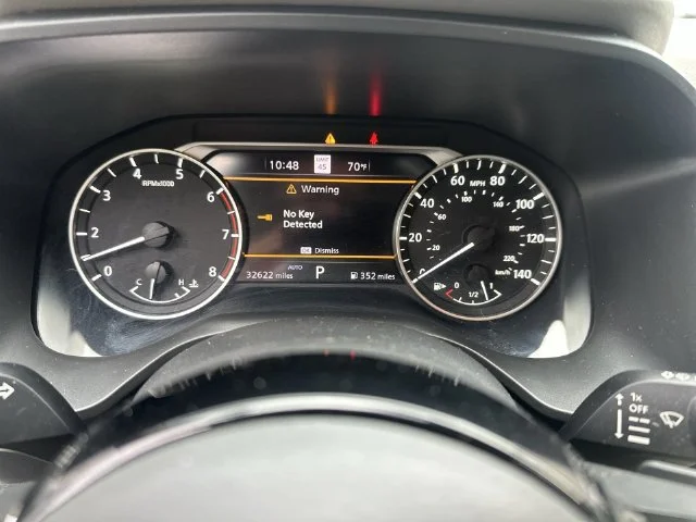 Used 2023 White Nissan SL image 18