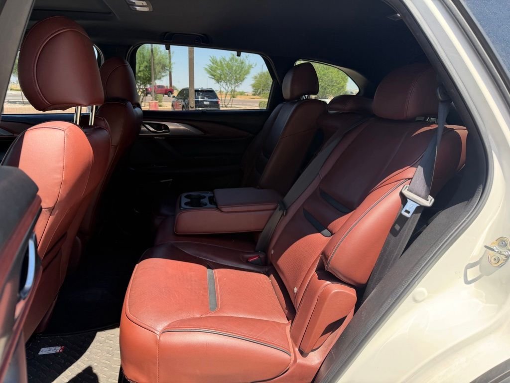 Used 2017 White Mazda Signature image 11
