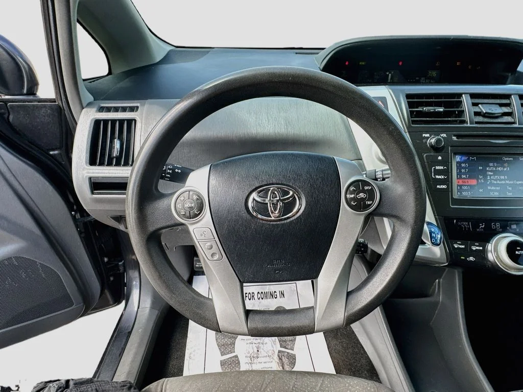 Used 2014 Gray Toyota Three image 11