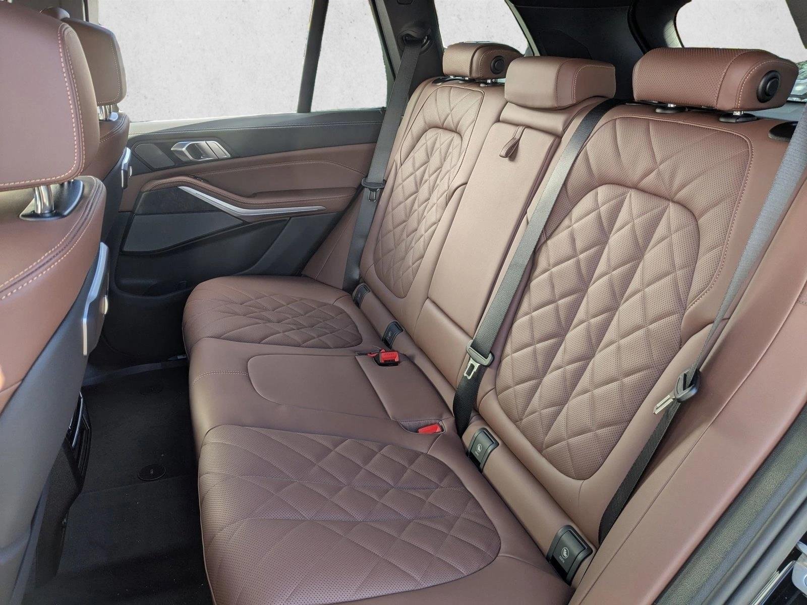 Used 2026 Black Sapphire Metallic BMW xDrive40i image 16