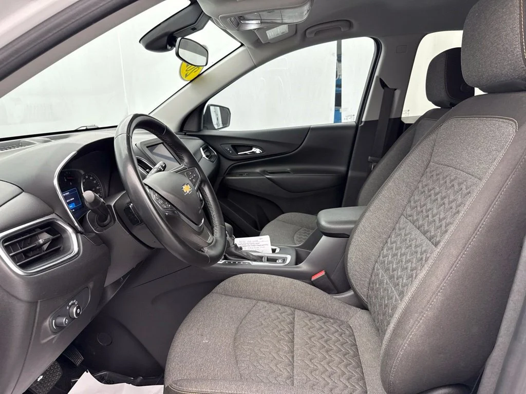 Used 2024 Summit White Chevrolet LT image 18