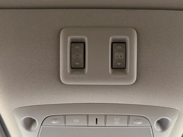 Used 2024 Gray Nissan Platinum image 27