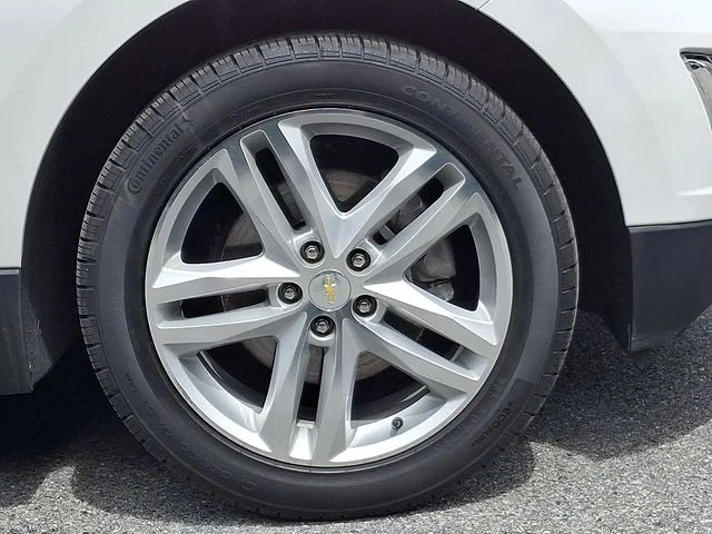 Used 2019 Beige Chevrolet Premier image 9