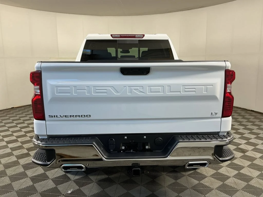 New 2026 Summit White Chevrolet LT image 7